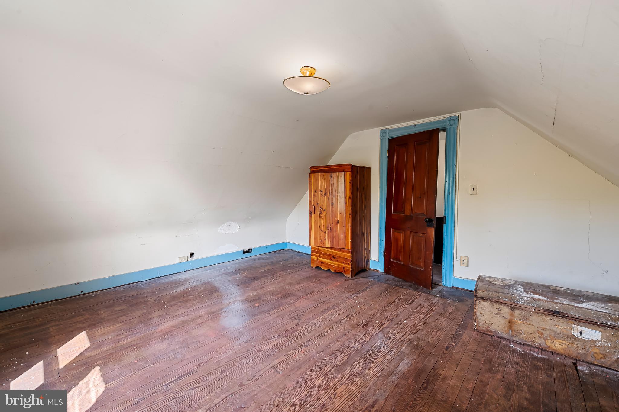 ROLAND PARK - Residential