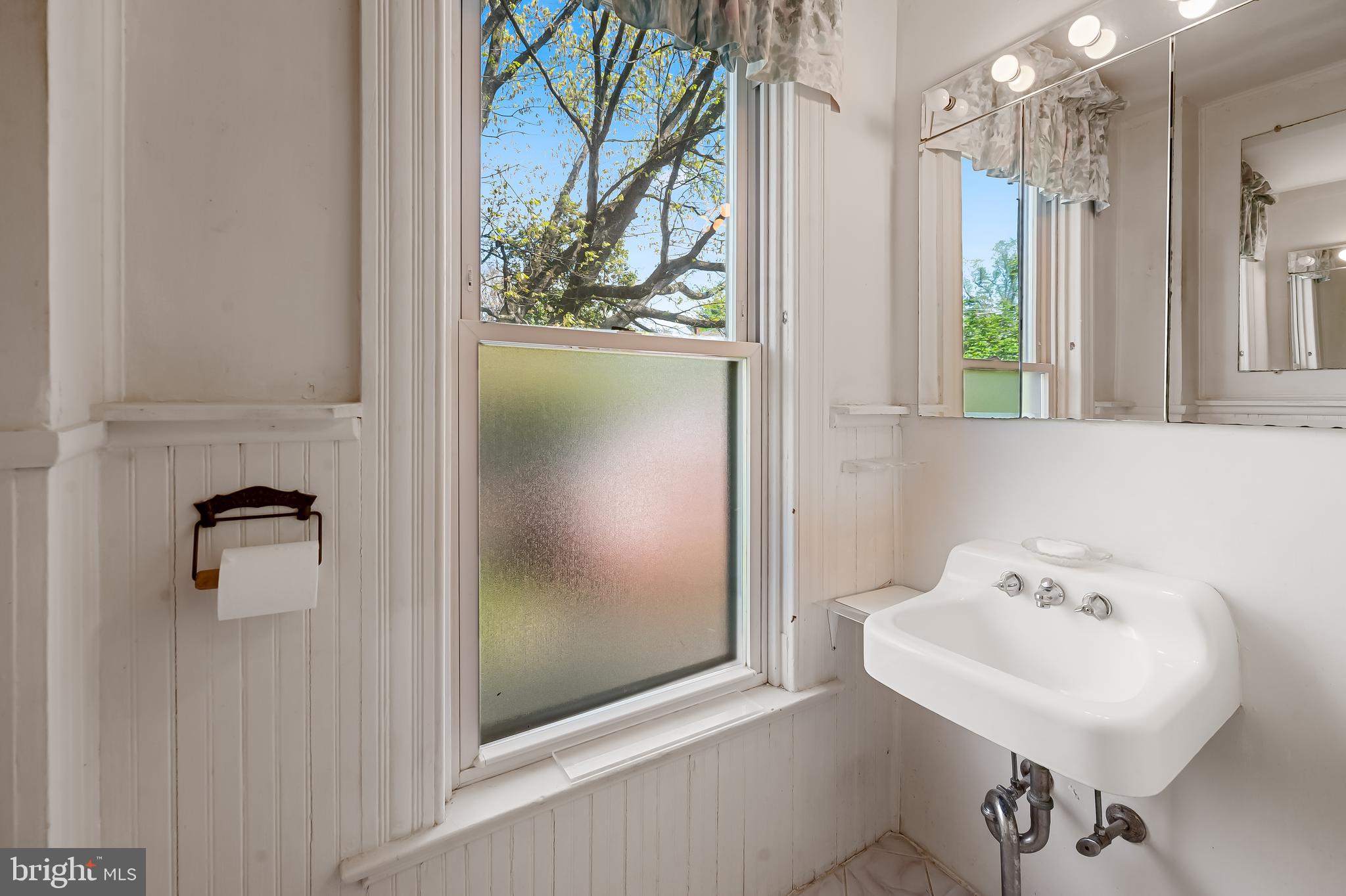 ROLAND PARK - Residential