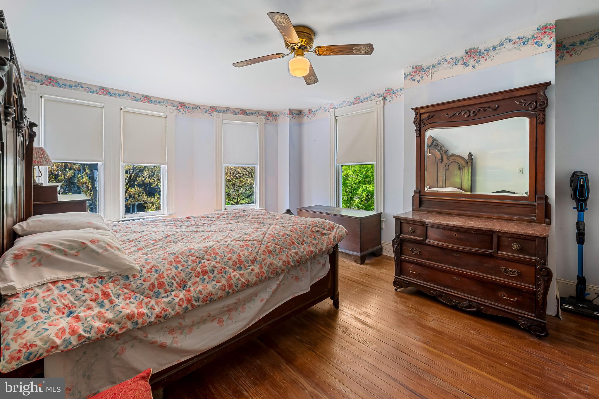 ROLAND PARK - Residential