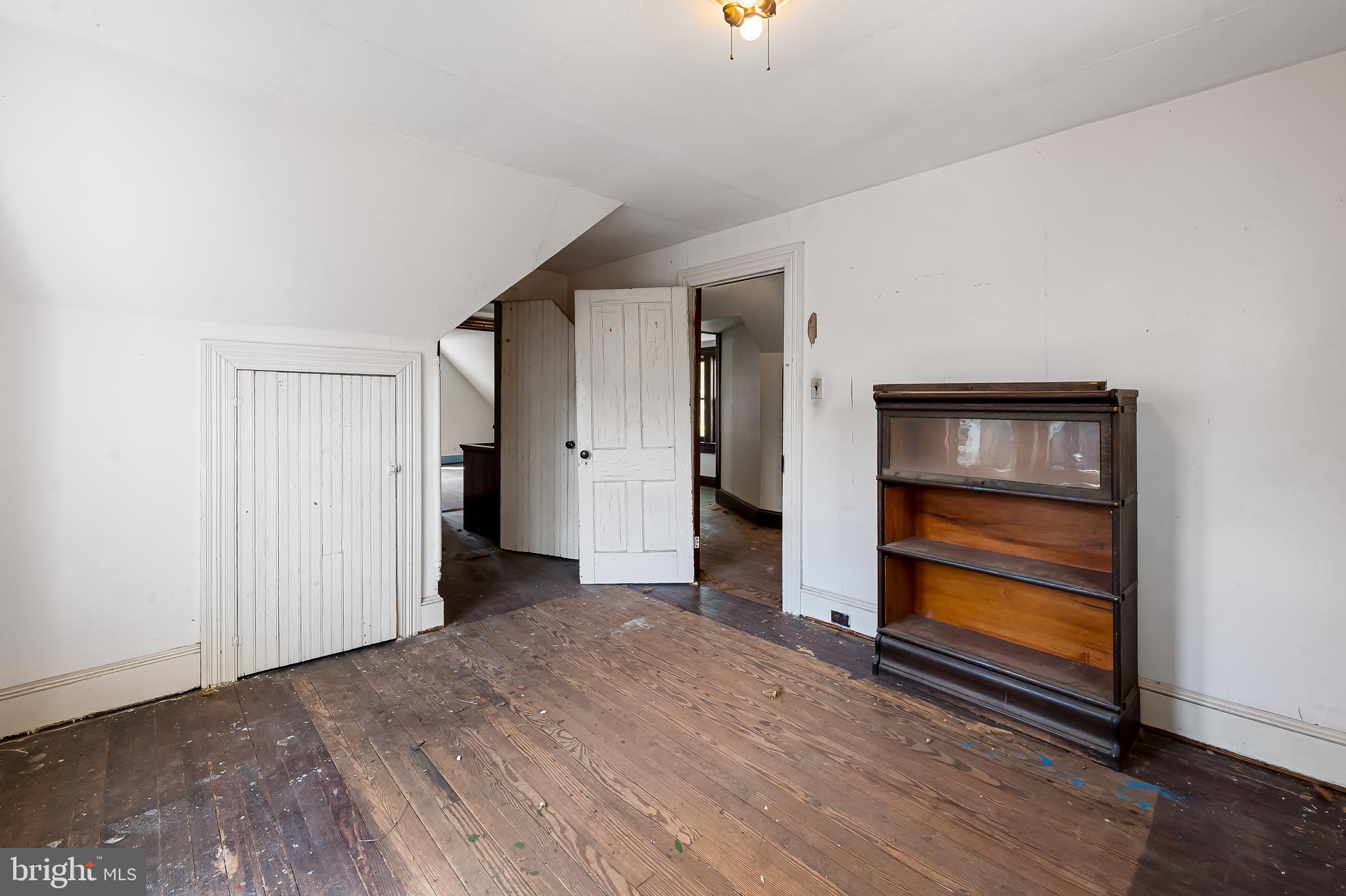 ROLAND PARK - Residential