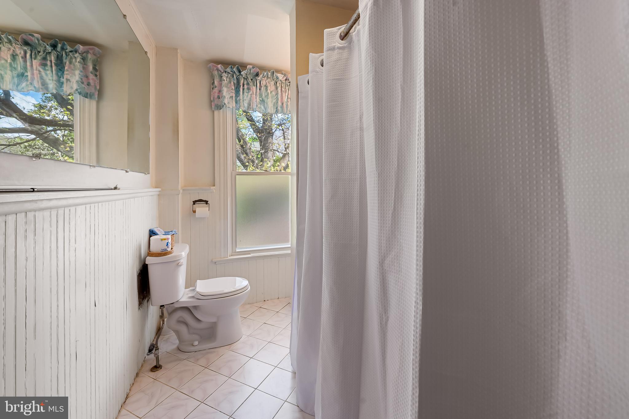 ROLAND PARK - Residential