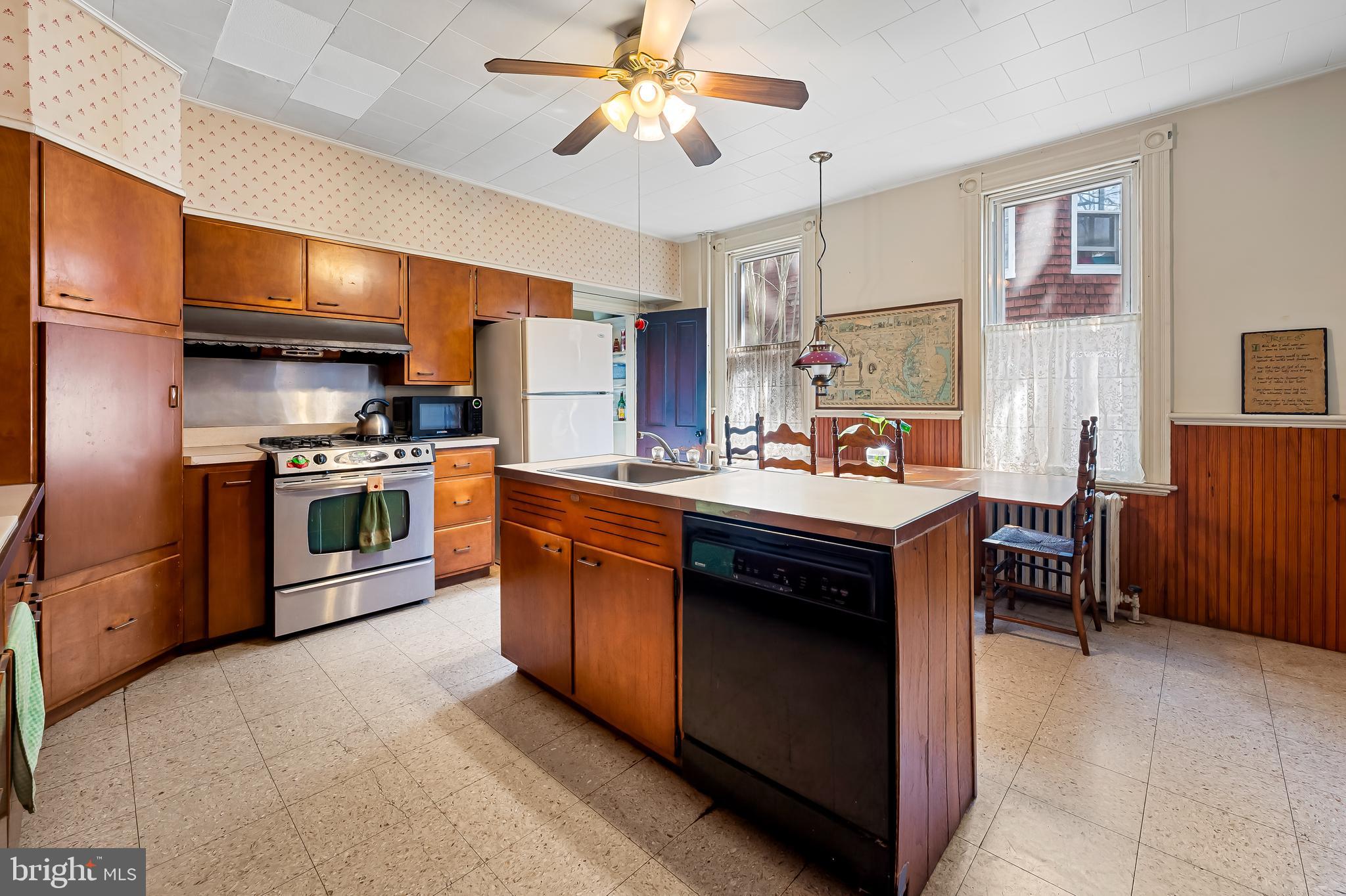 ROLAND PARK - Residential