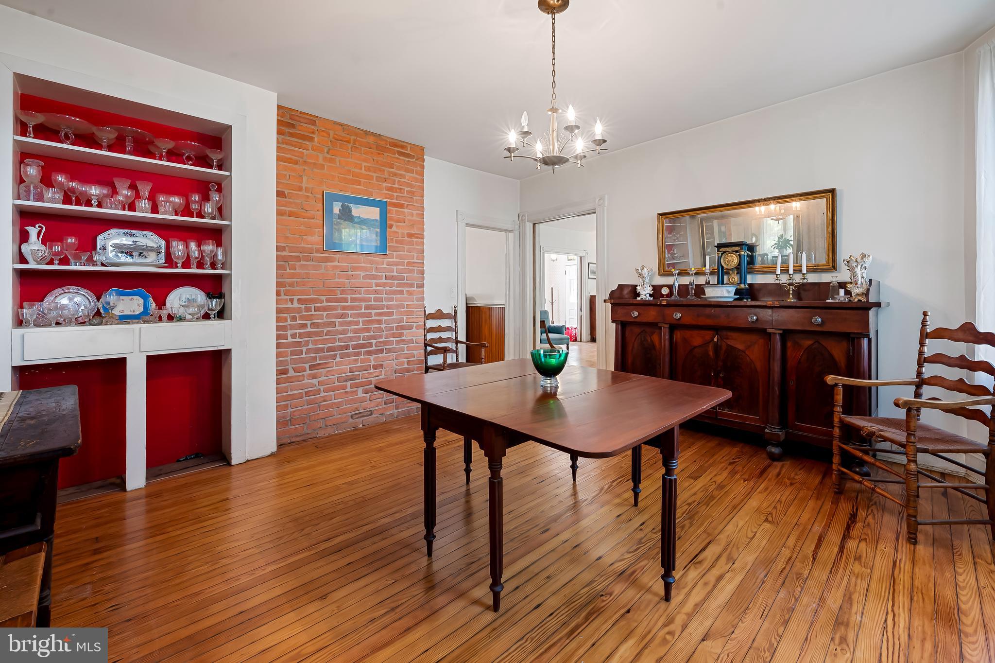 ROLAND PARK - Residential