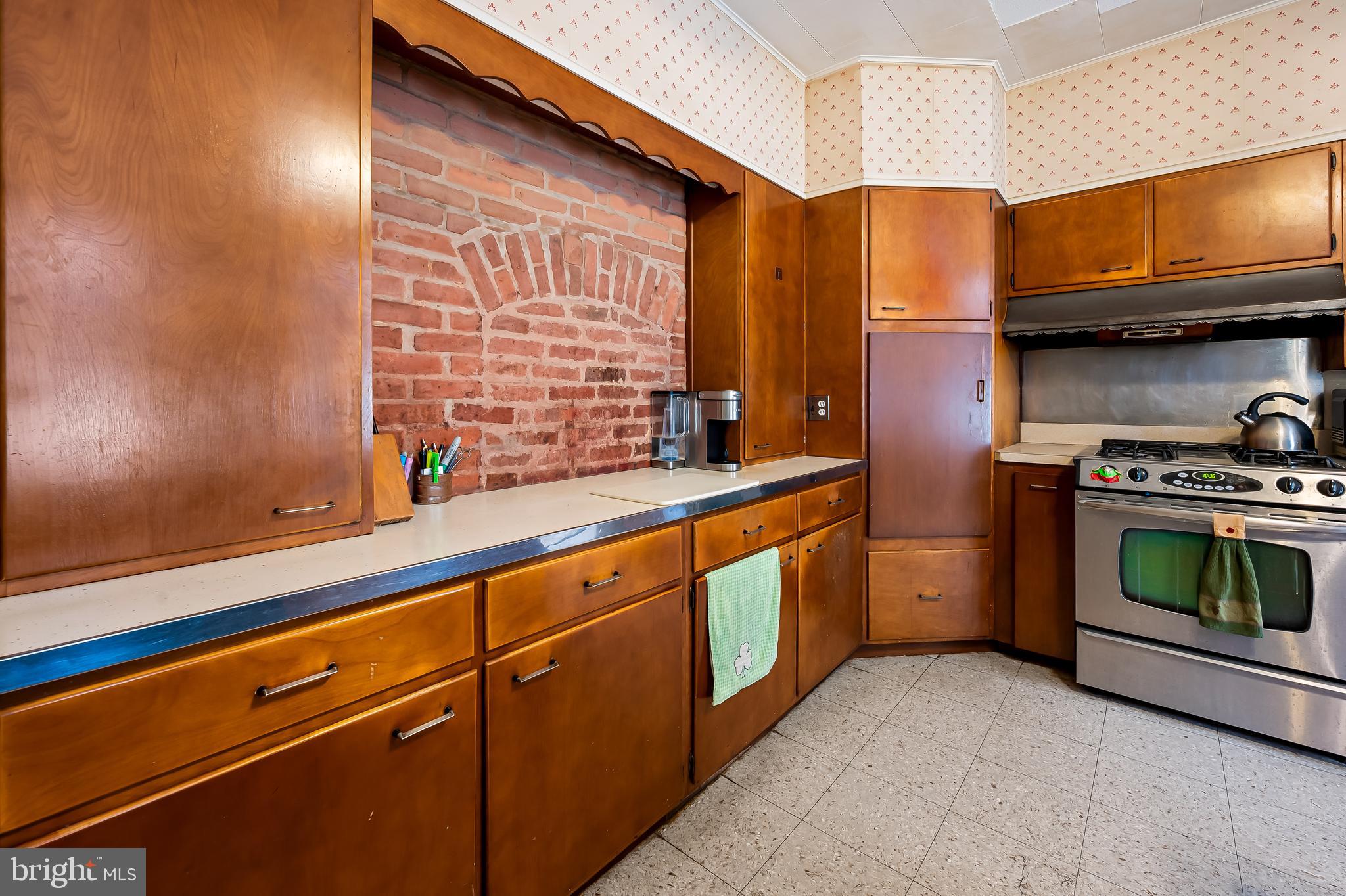 ROLAND PARK - Residential