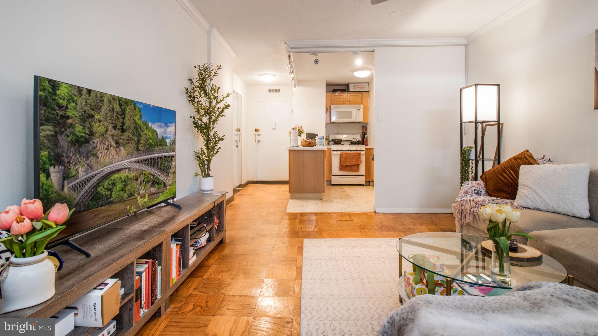 This apartment has great views and is close to lots of restaurants, shopping and grocery stores. It's located near the Metro lines and minutes from Washington DC. Utilities such as gas, water, electric are included in condo fees.
