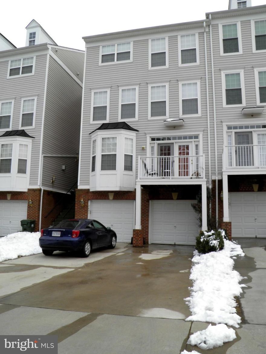 Taking back up offers.Townhome in sought after Coppermine crossing, Unit with Hardwood floors, Kitchen with granite counter tops, SS appliances, Ceramic tile in all bathrooms, Second floor with two large bedrooms, Huge Master bedroom, walk in closet, Master bath with Sep shower, Soaking Tub, Double vanities.Mile to Toll Road, Close to shopping & Restaurants, Walking trails, playgrounds,basketball.