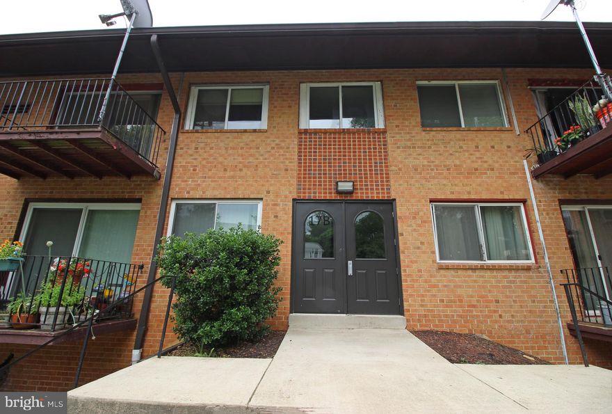 Beautifully remodeled 1 Bedroom 1 Bathroom Condo in Gaithersburg! Heading into this amazing condo, you are welcomed by the stunning hardwood flooring found throughout. The spacious living-dining room combo brings you in with its airy feel & ample natural light. The kitchen follows, providing great counter space as well as ample cabinet space. The bedroom rounds out this condo boasting generous closet space, beautiful flooring & ample natural light. Enjoy the comfort of your own private balcony, perfect for summer nights & relaxation. Located minutes from Downtown Rockville and with convenient access to 355 & 270, this condo couldn't be in a better location. Available Now!