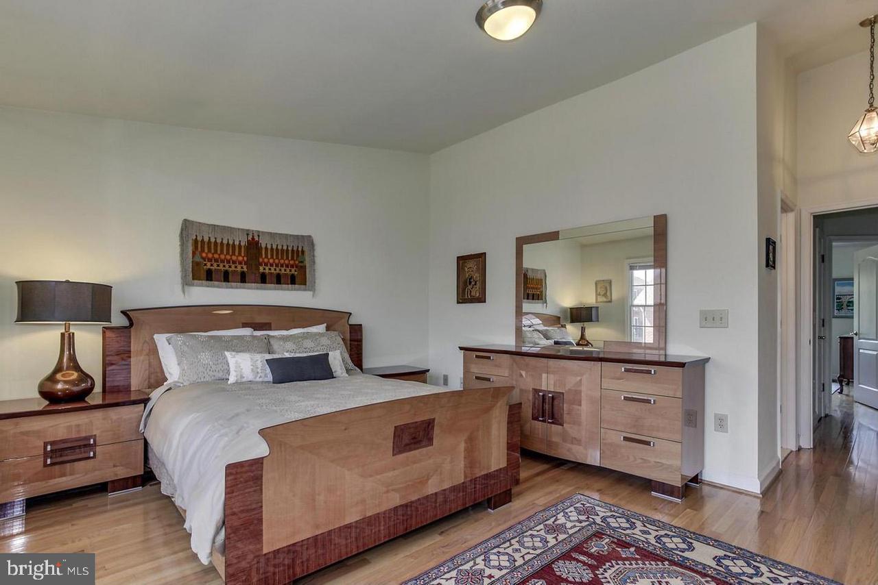 FALLS STATION - Residential Lease