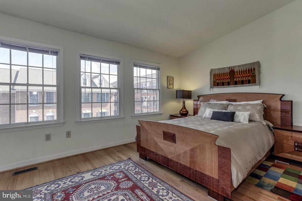 FALLS STATION - Residential Lease