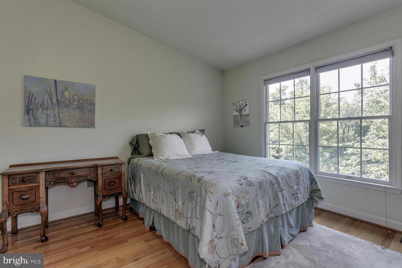 FALLS STATION - Residential Lease