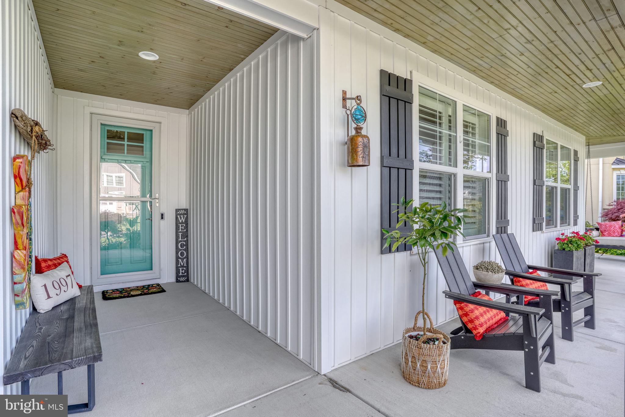 158 E BUCKINGHAM DRIVE