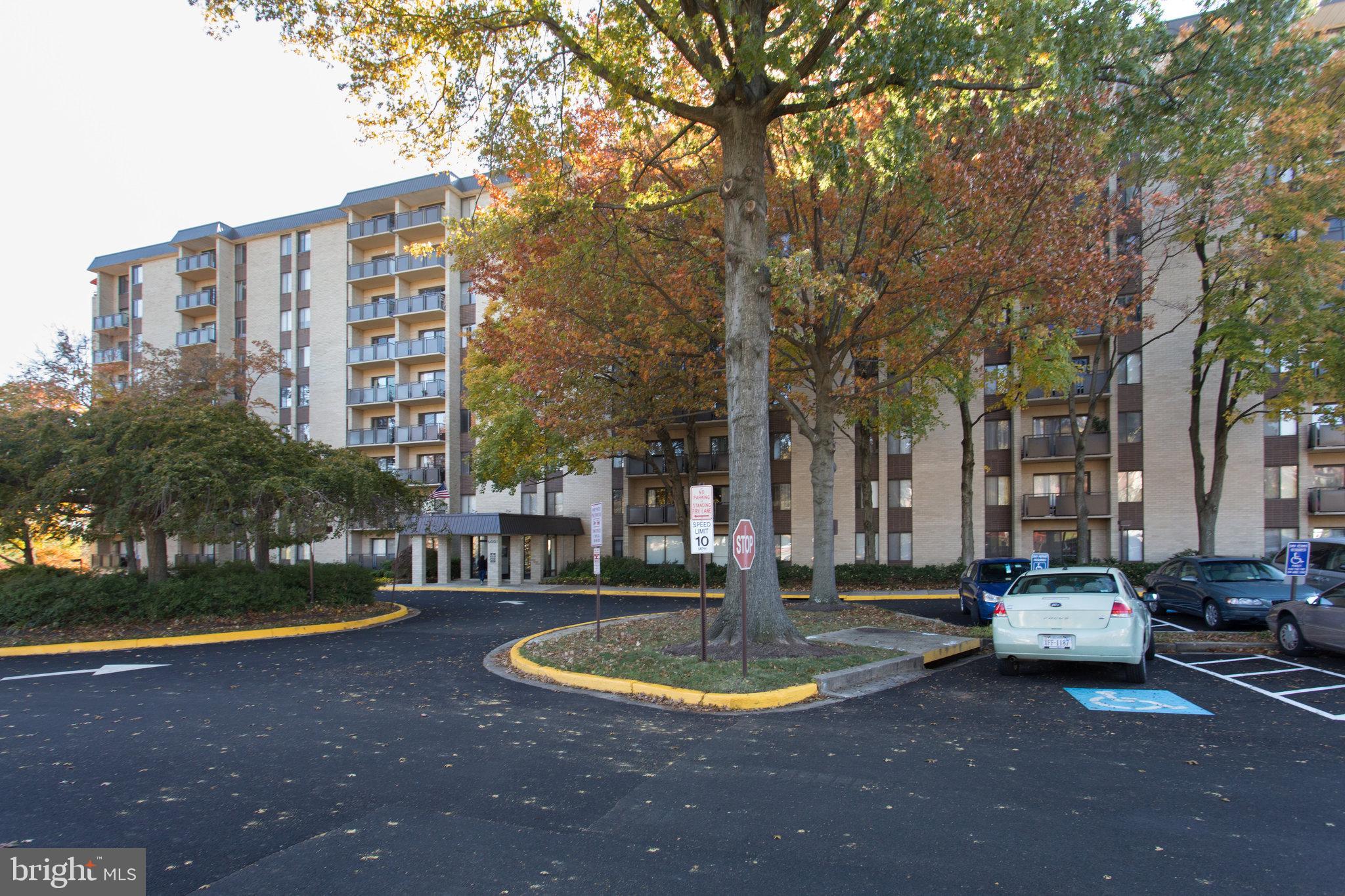 6001 ARLINGTON BOULEVARD 821