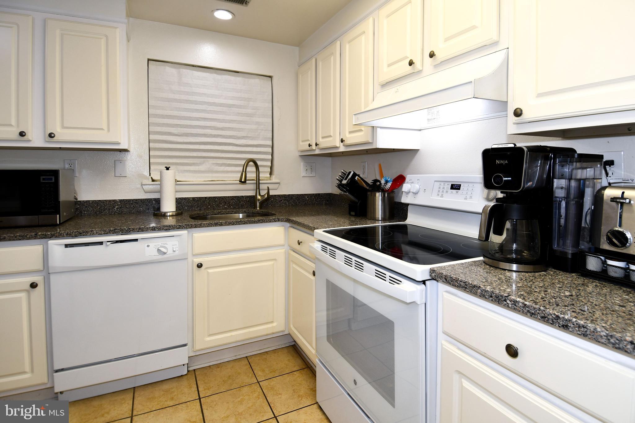 3500 FOREST EDGE DRIVE 15-2E