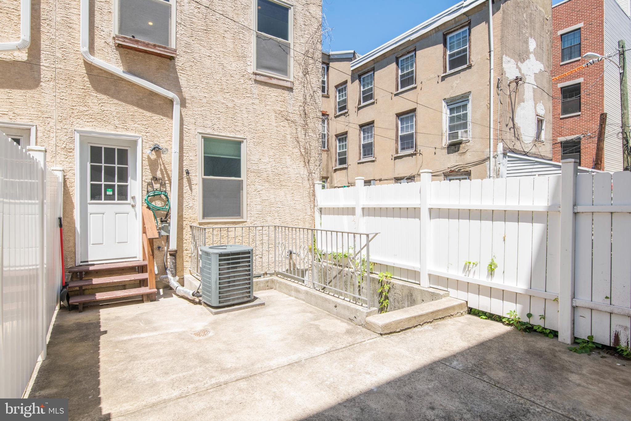 SPRING ARTS - Residential Lease