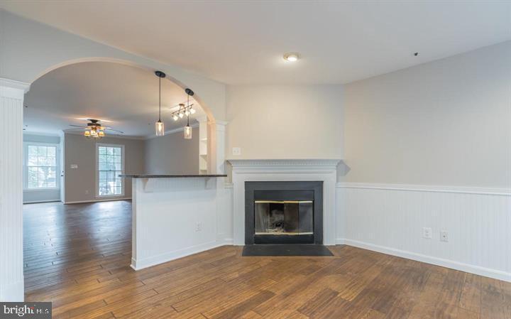 HOLLY POINTE - Residential