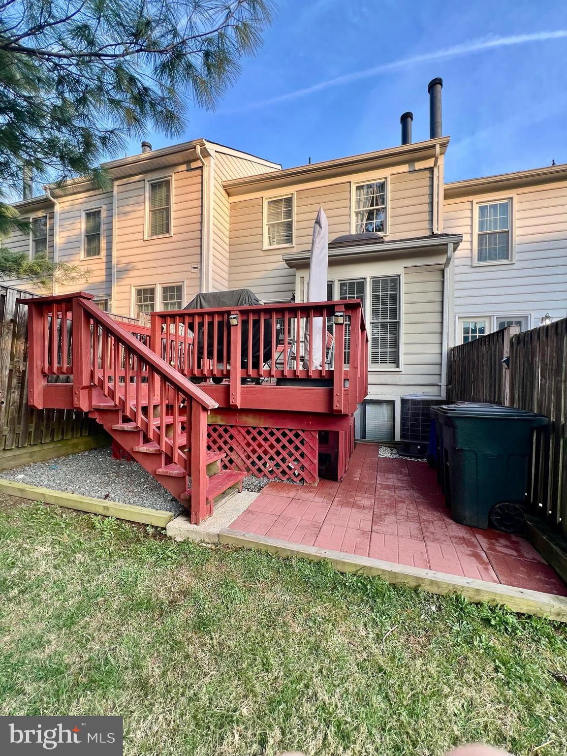 HOLLY POINTE - Residential