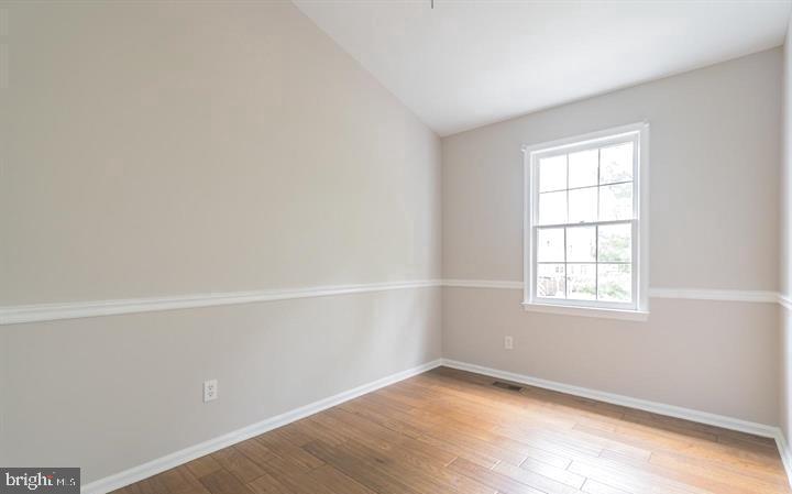 HOLLY POINTE - Residential