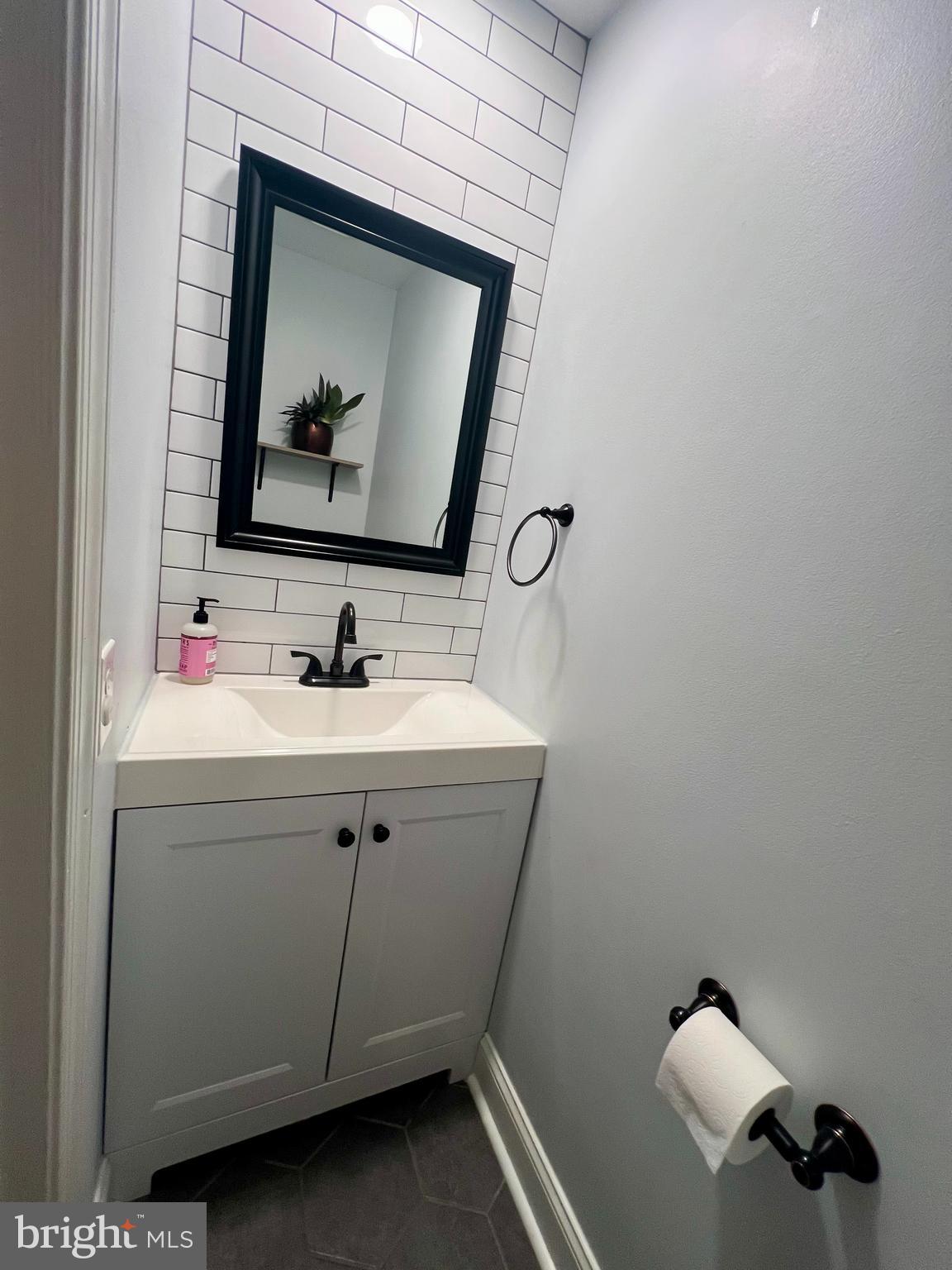 HOLLY POINTE - Residential