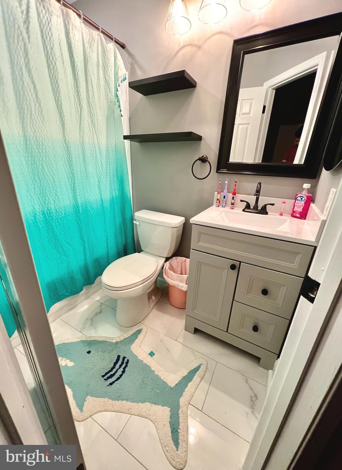 HOLLY POINTE - Residential