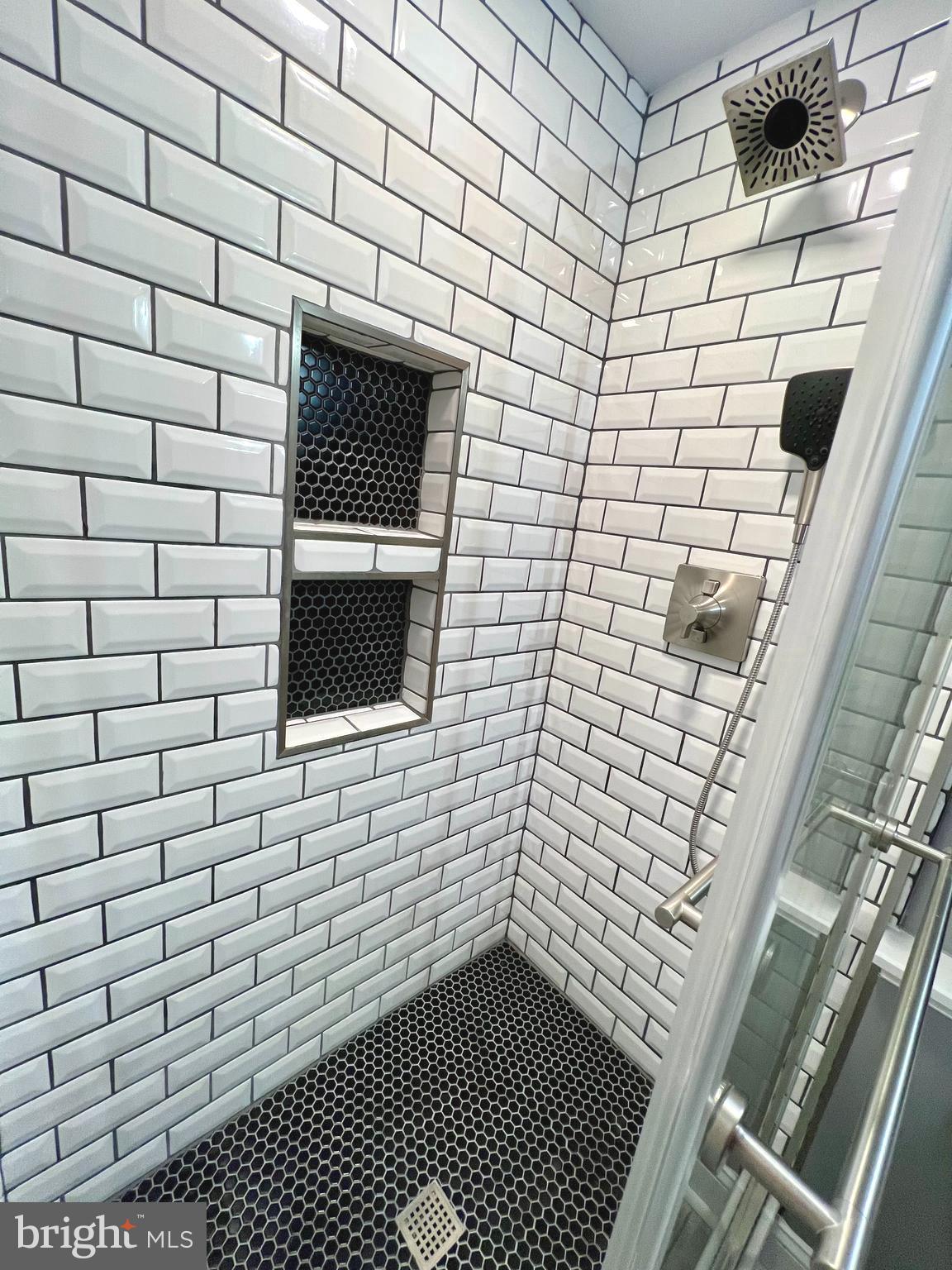 HOLLY POINTE - Residential