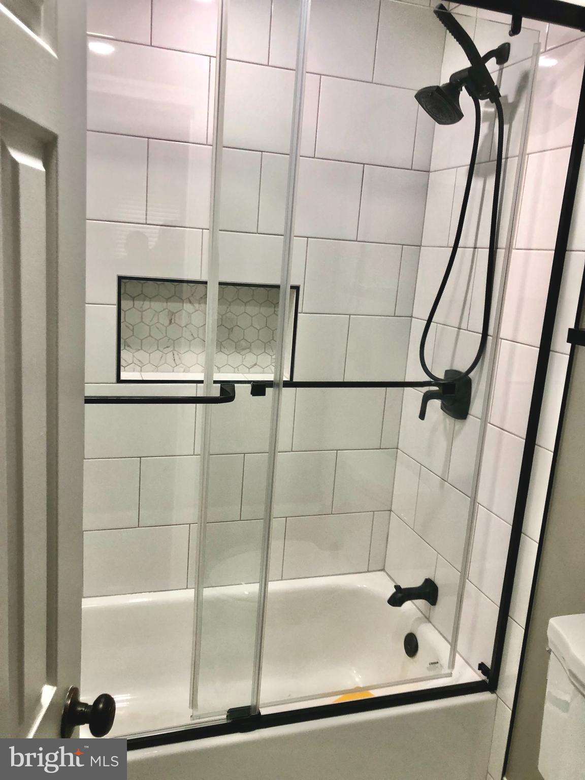 HOLLY POINTE - Residential