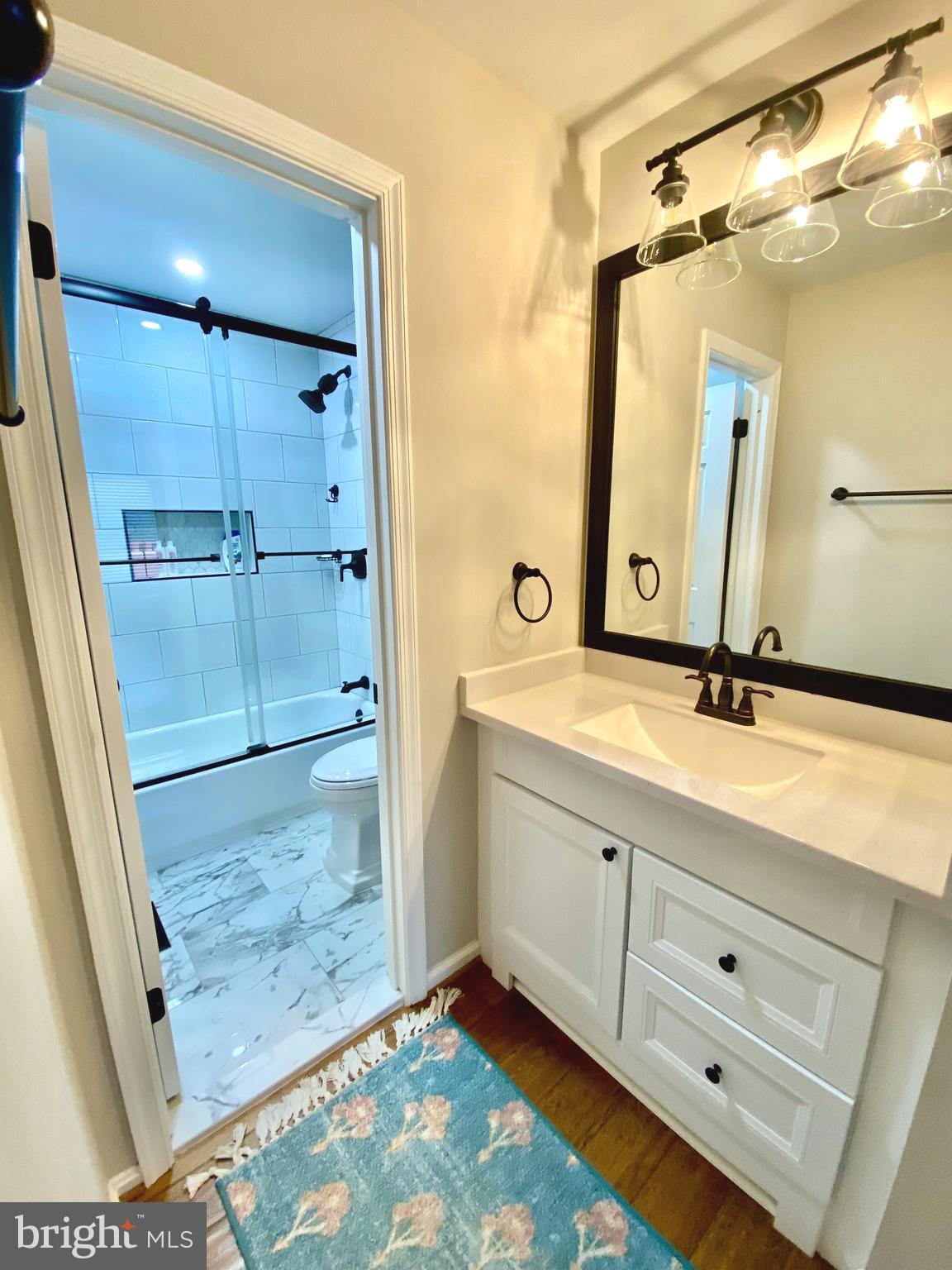 HOLLY POINTE - Residential