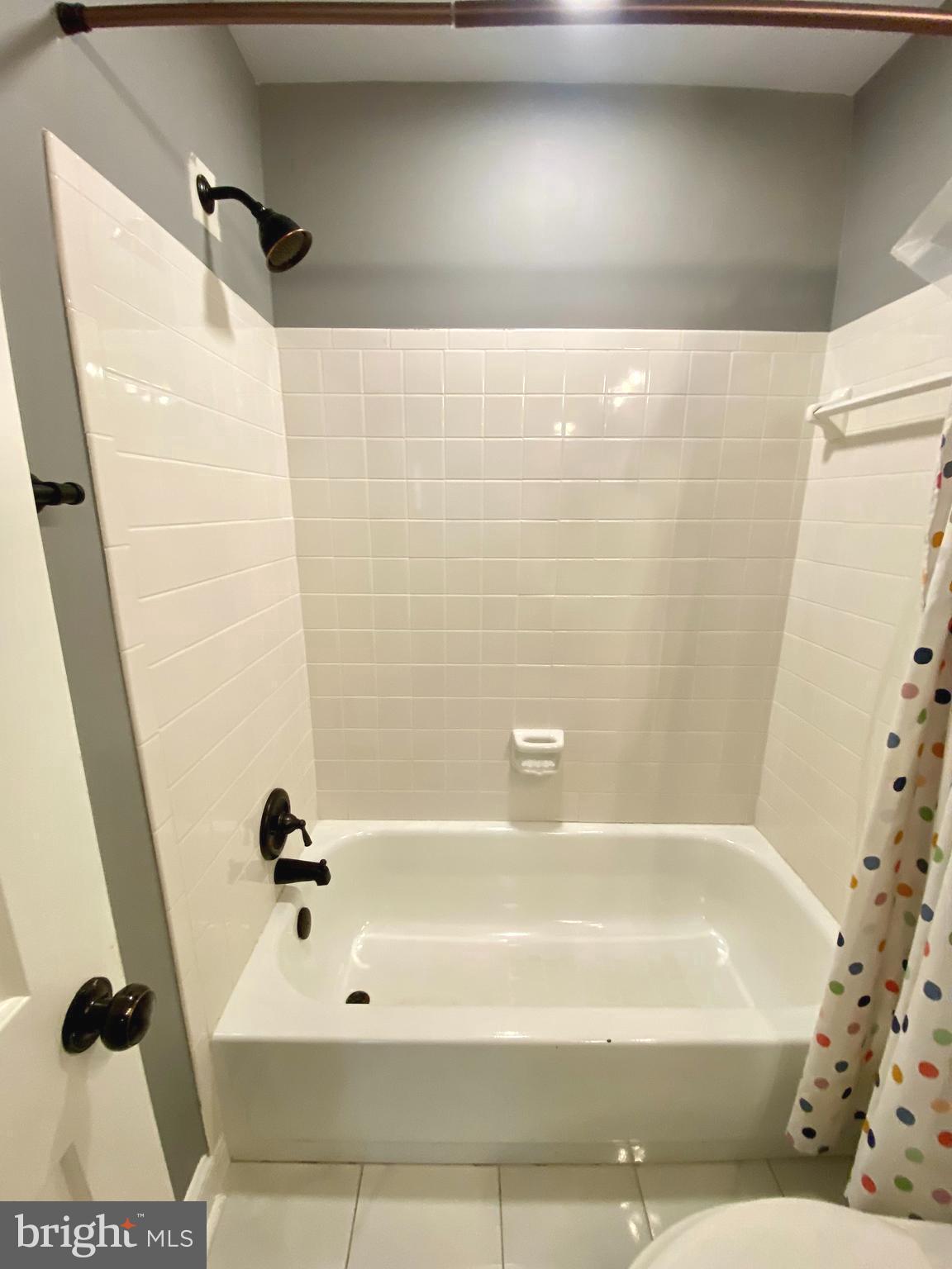 HOLLY POINTE - Residential