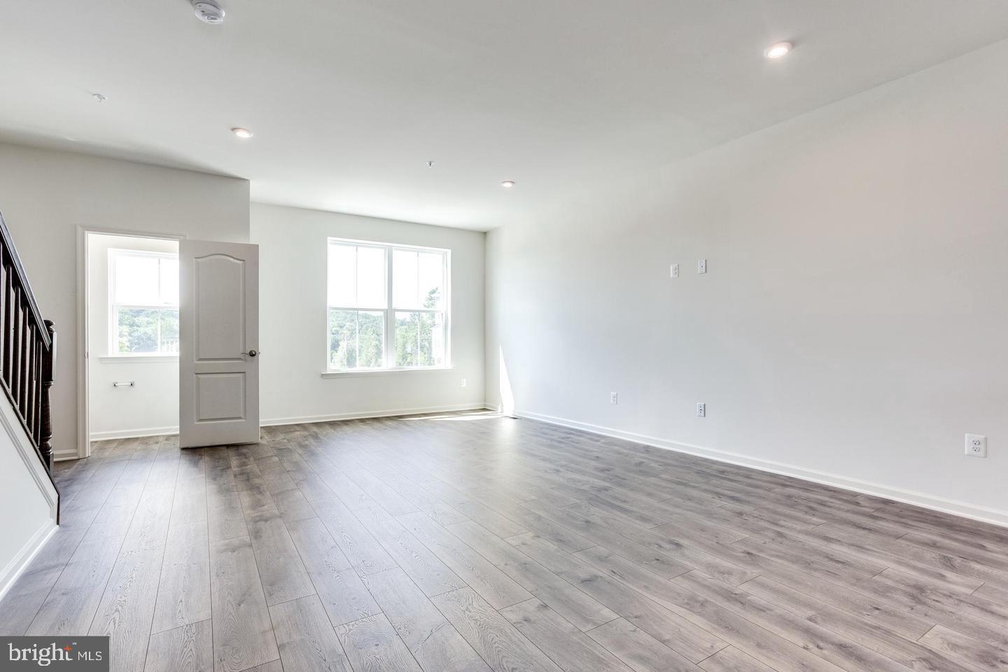 THE RIDGES - Residential Lease