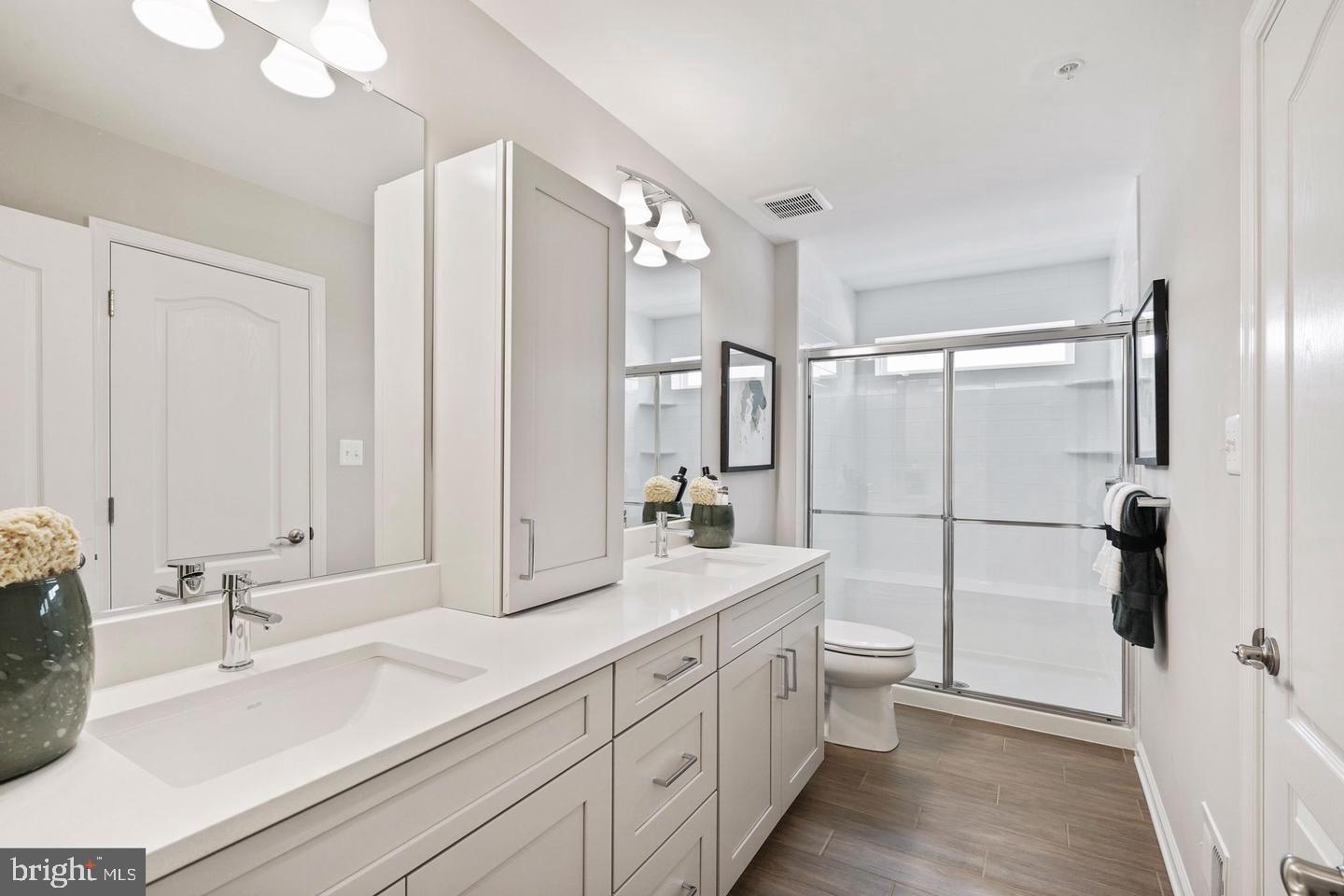 THE RIDGES - Residential Lease