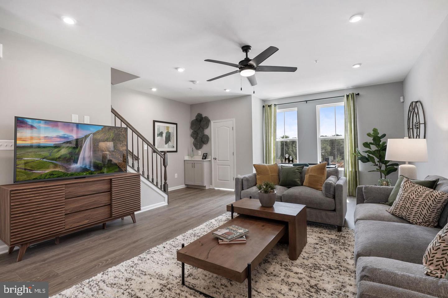 THE RIDGES - Residential Lease