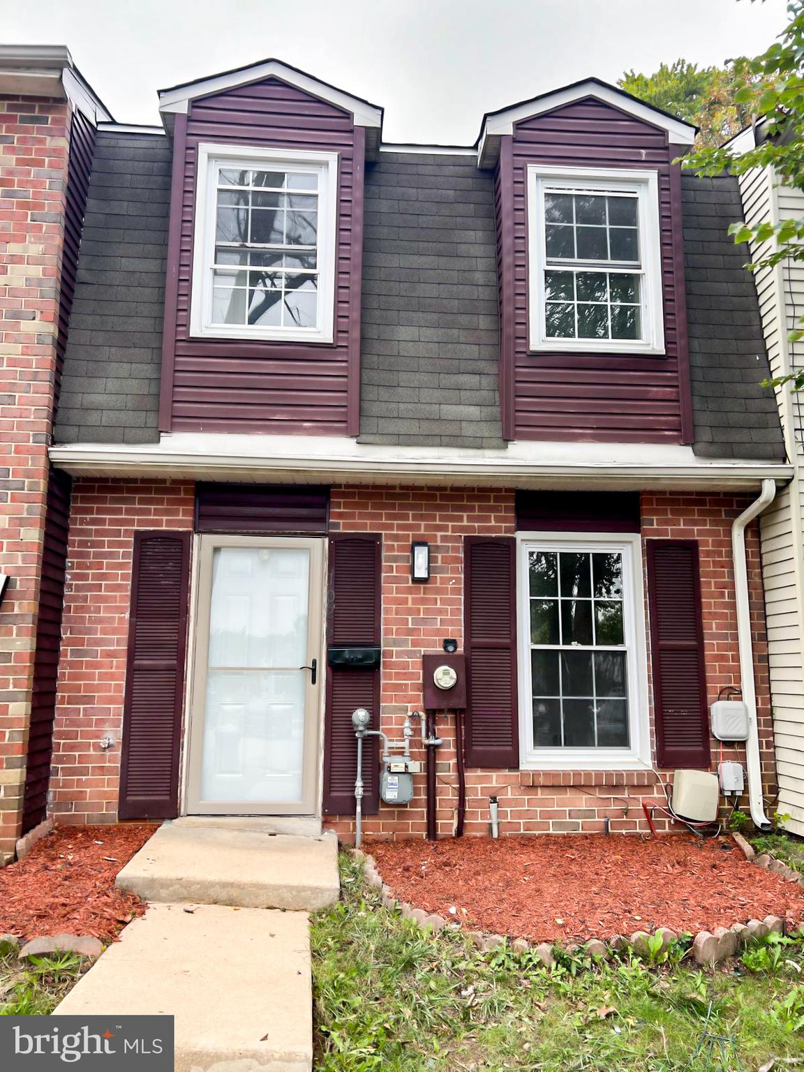 EDGEWATER VILLAGE - Residential Lease