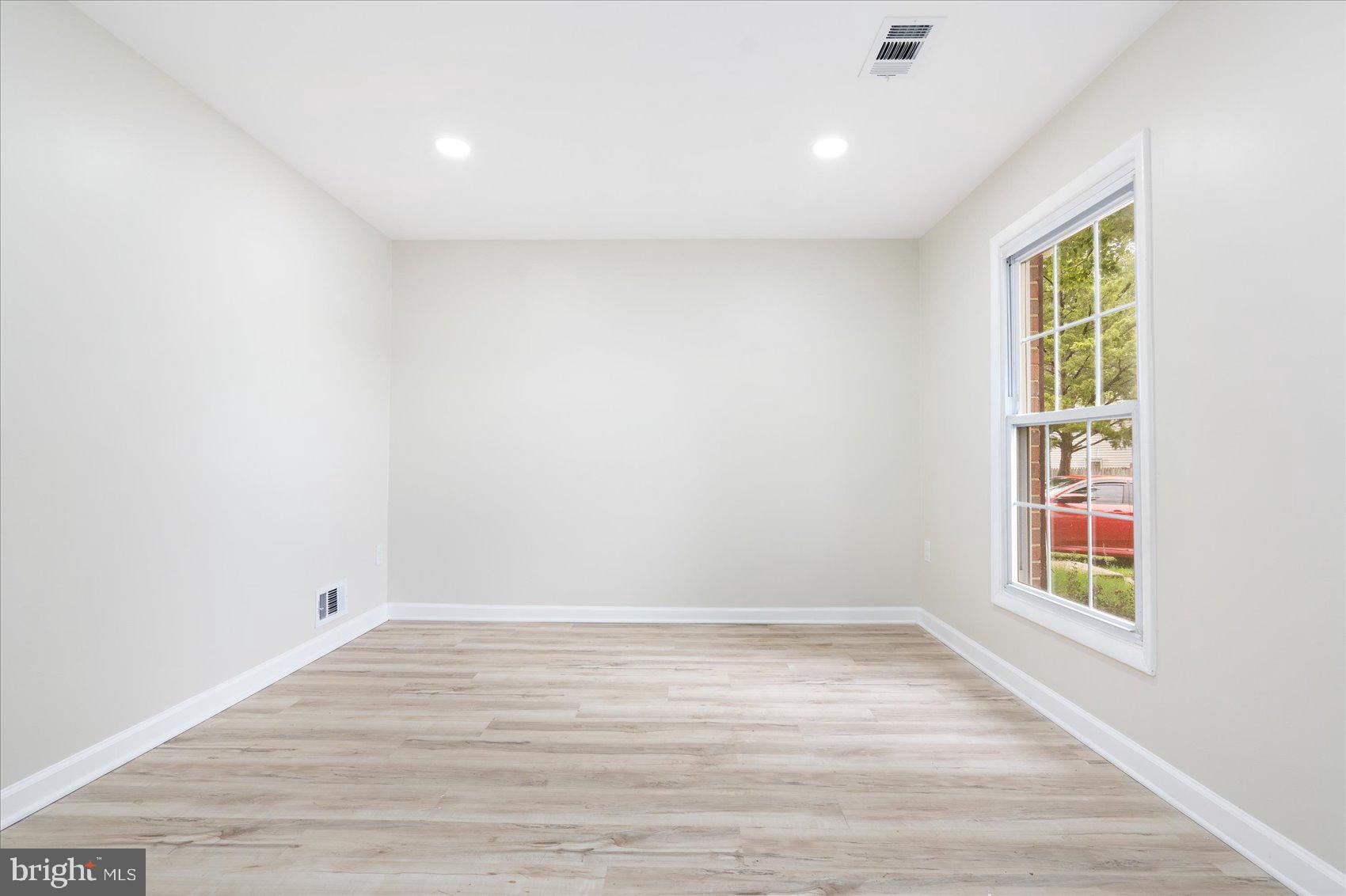 EDGEWATER VILLAGE - Residential Lease