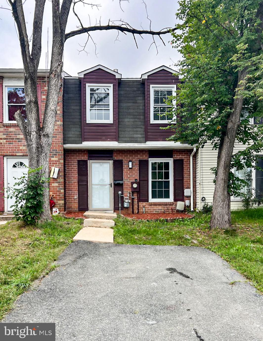 EDGEWATER VILLAGE - Residential Lease