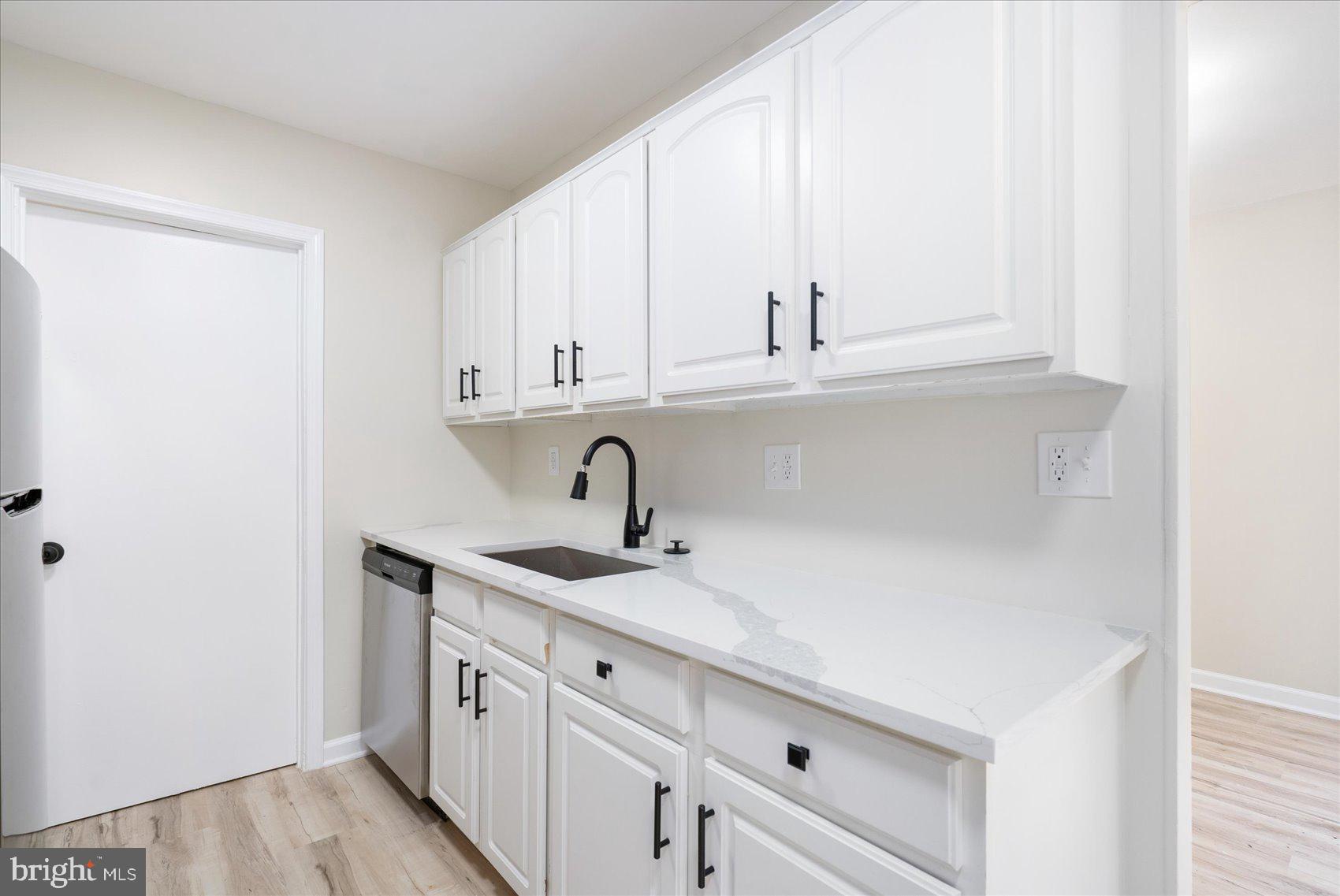 EDGEWATER VILLAGE - Residential Lease