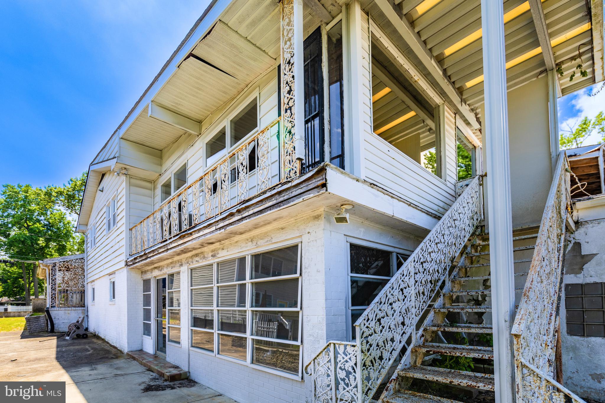 OYSTER HARBOR - Residential