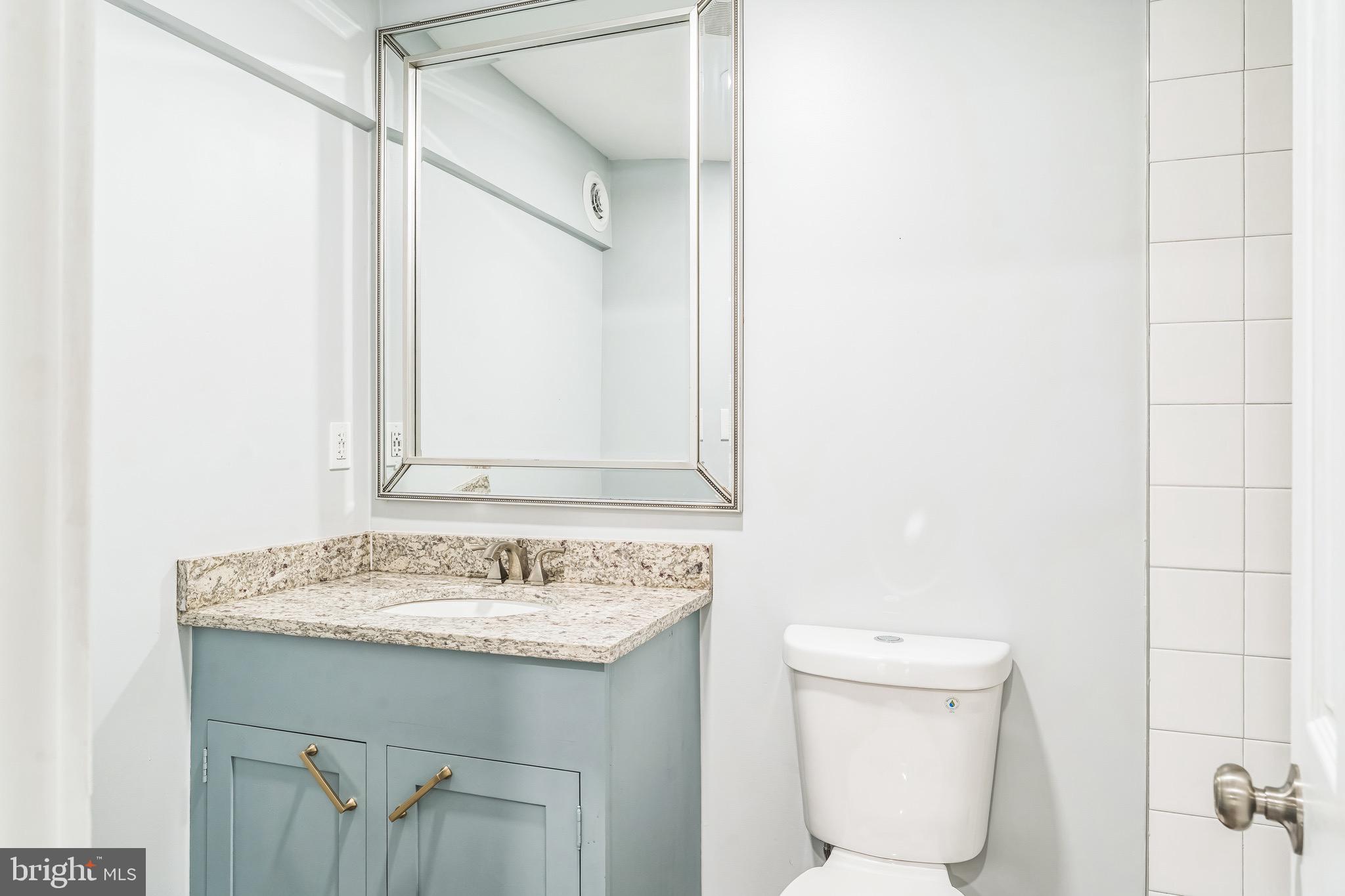 WOODLAND BEACH - Residential Lease