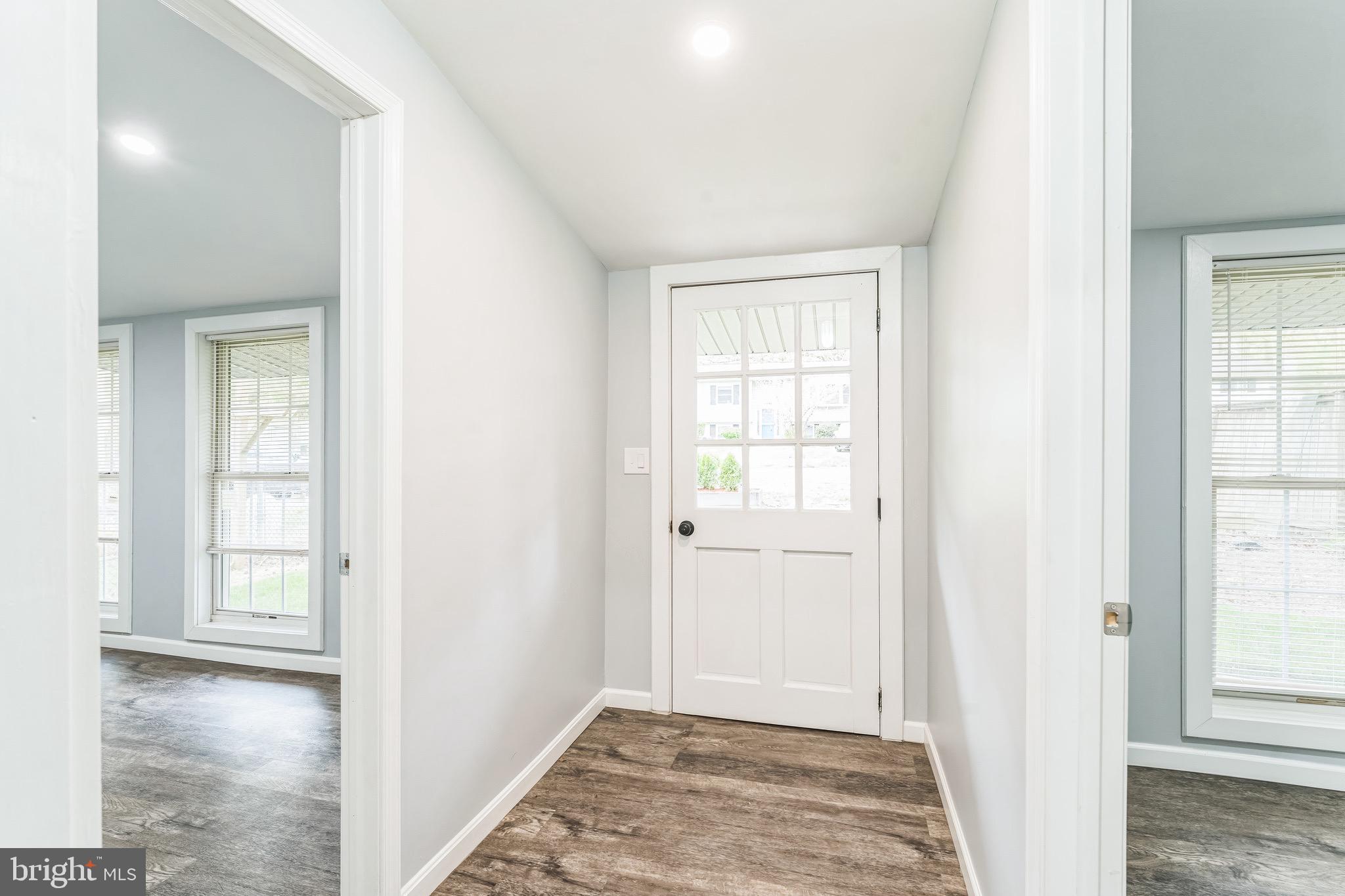 WOODLAND BEACH - Residential Lease