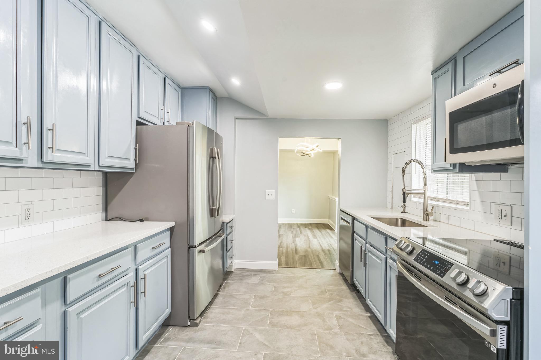 WOODLAND BEACH - Residential Lease