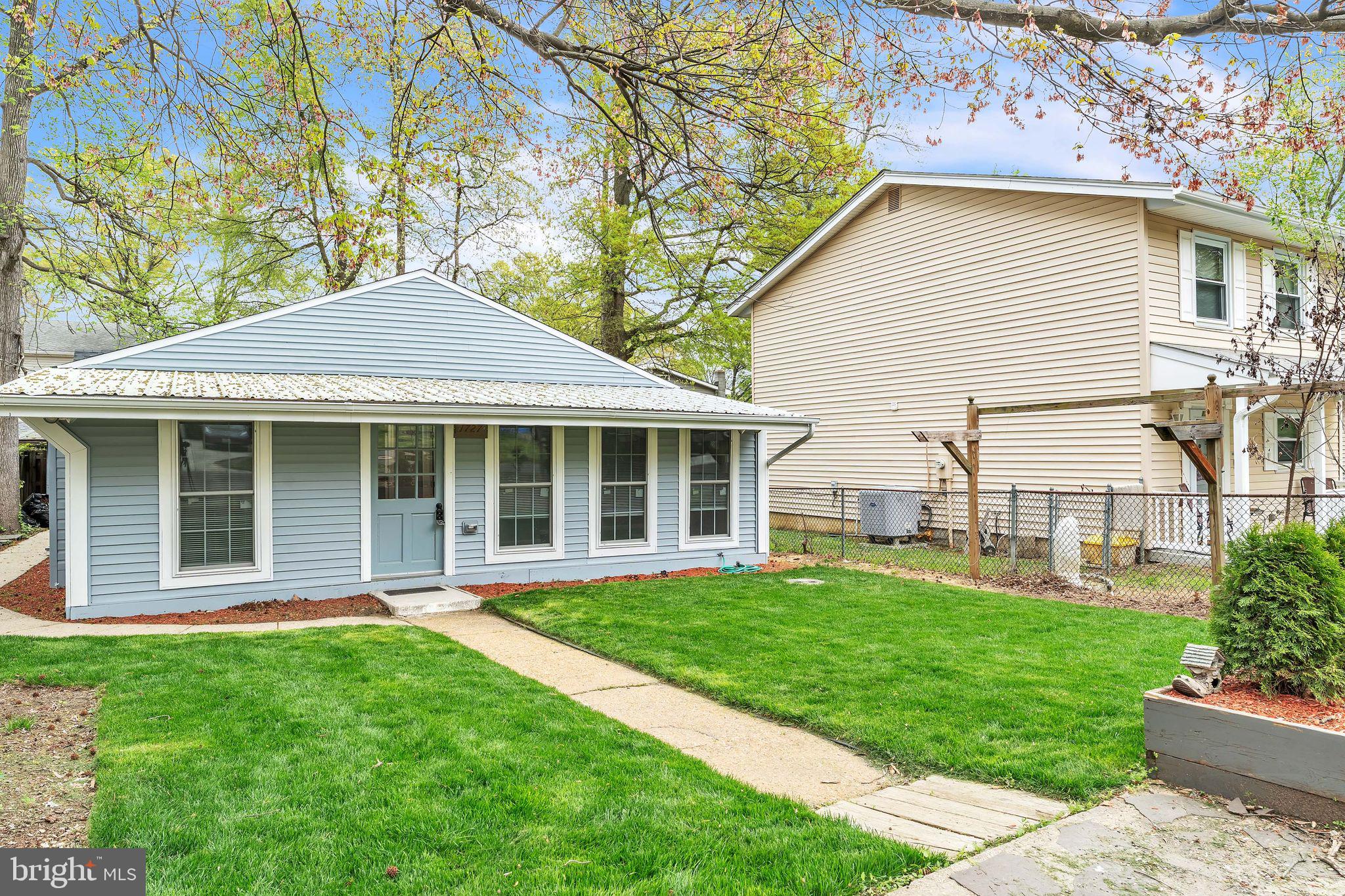 WOODLAND BEACH - Residential Lease