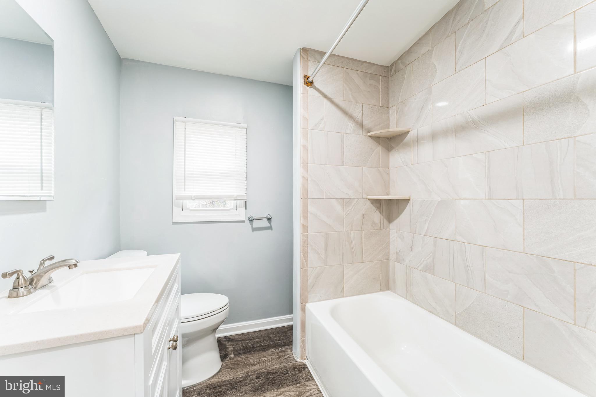 WOODLAND BEACH - Residential Lease