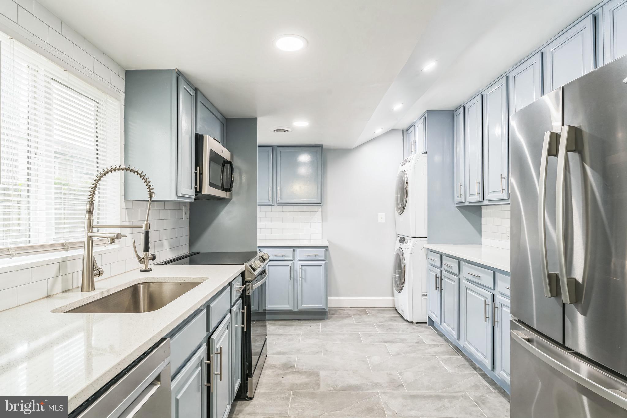 WOODLAND BEACH - Residential Lease