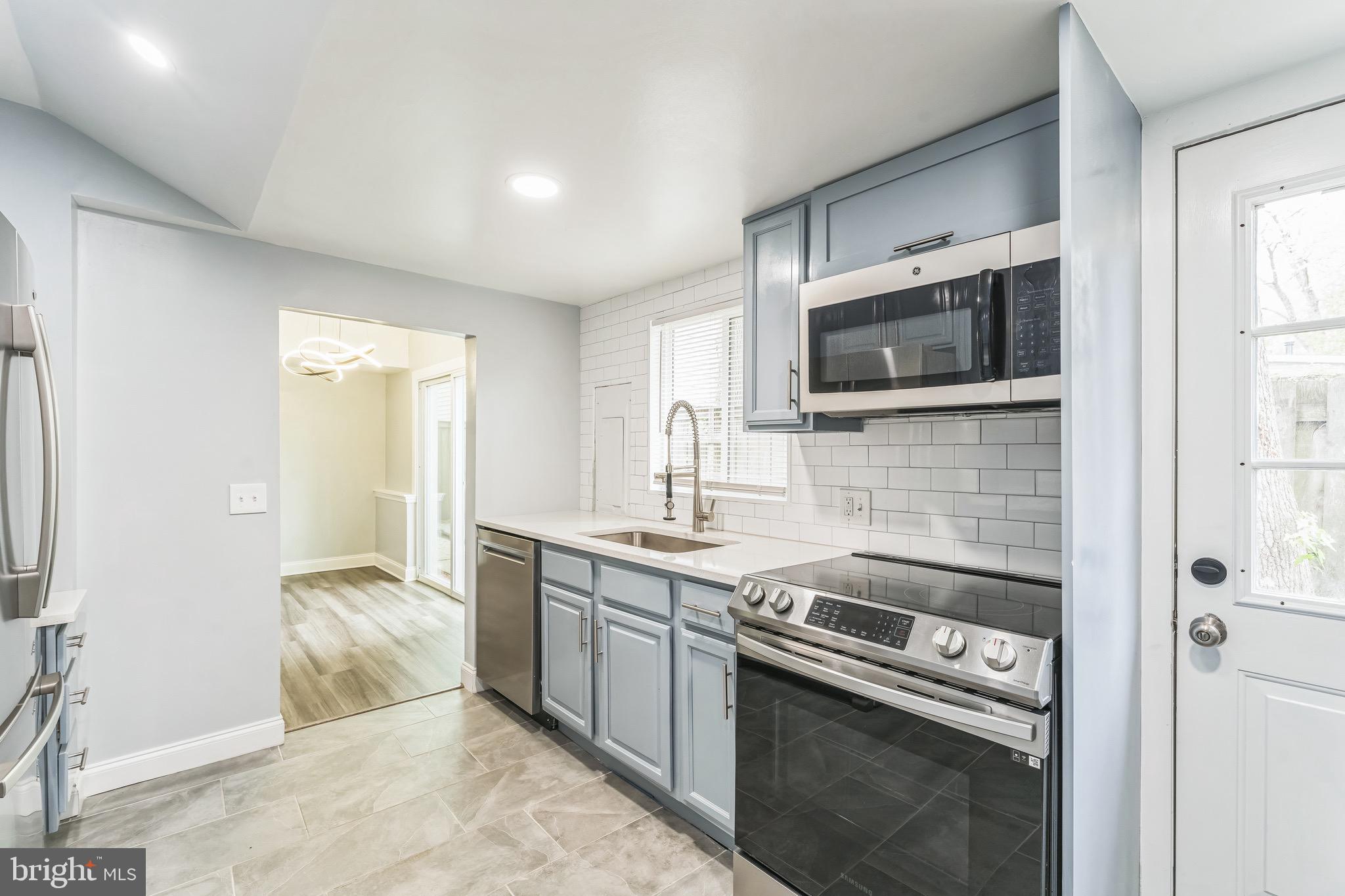 WOODLAND BEACH - Residential Lease