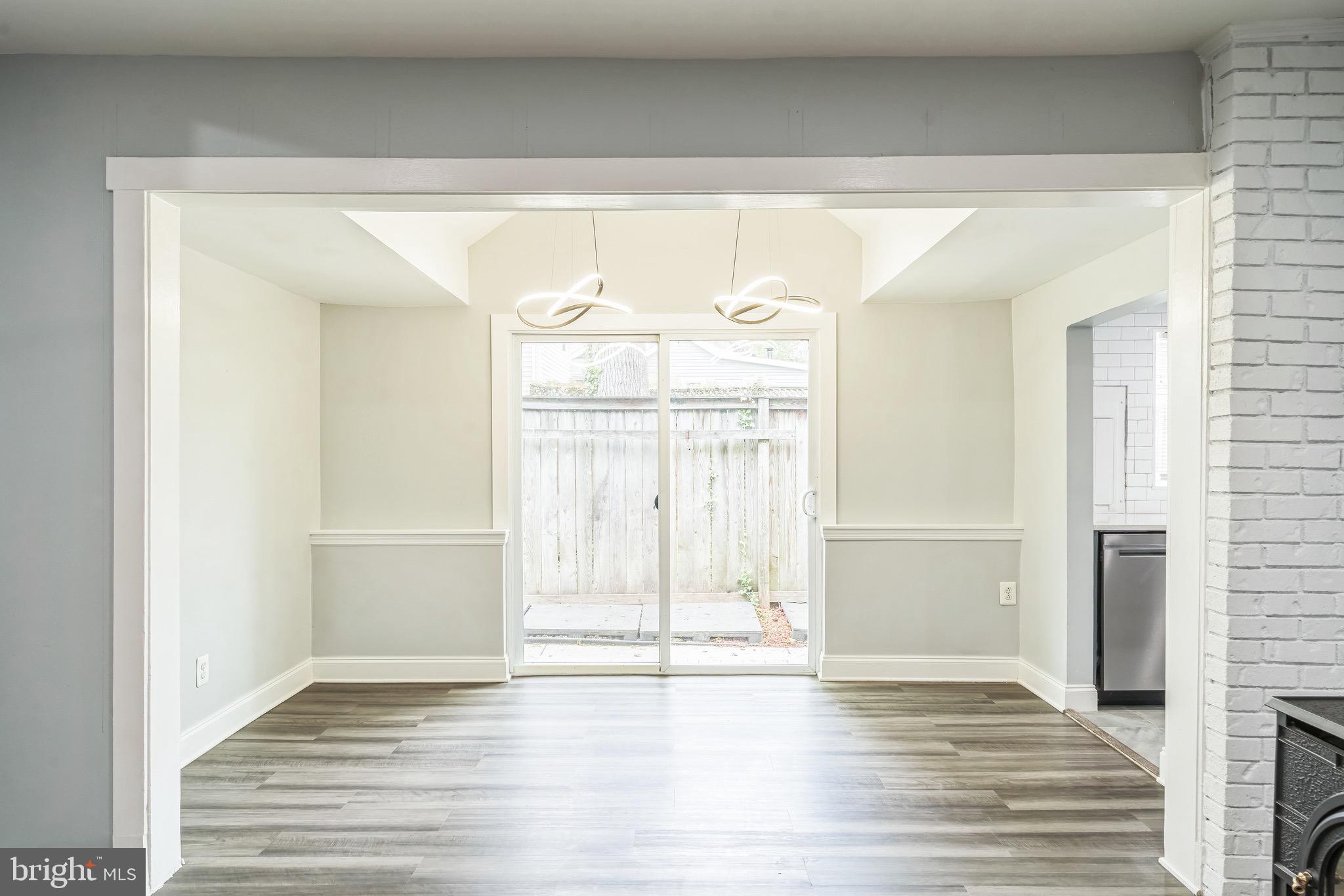 WOODLAND BEACH - Residential Lease