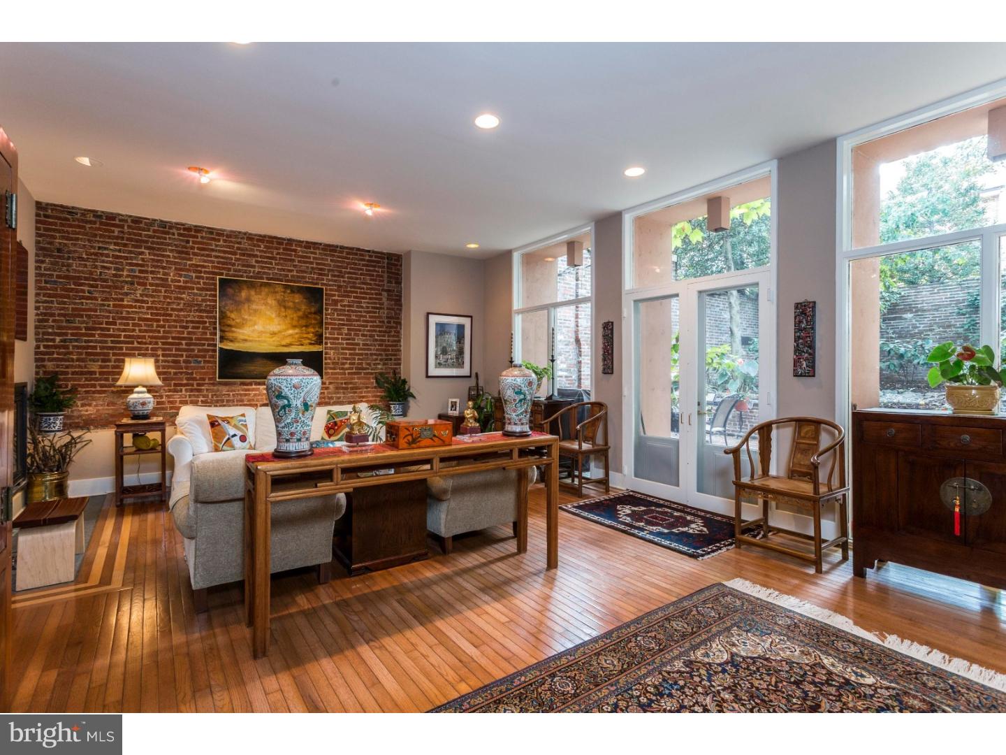 SOCIETY HILL - Residential