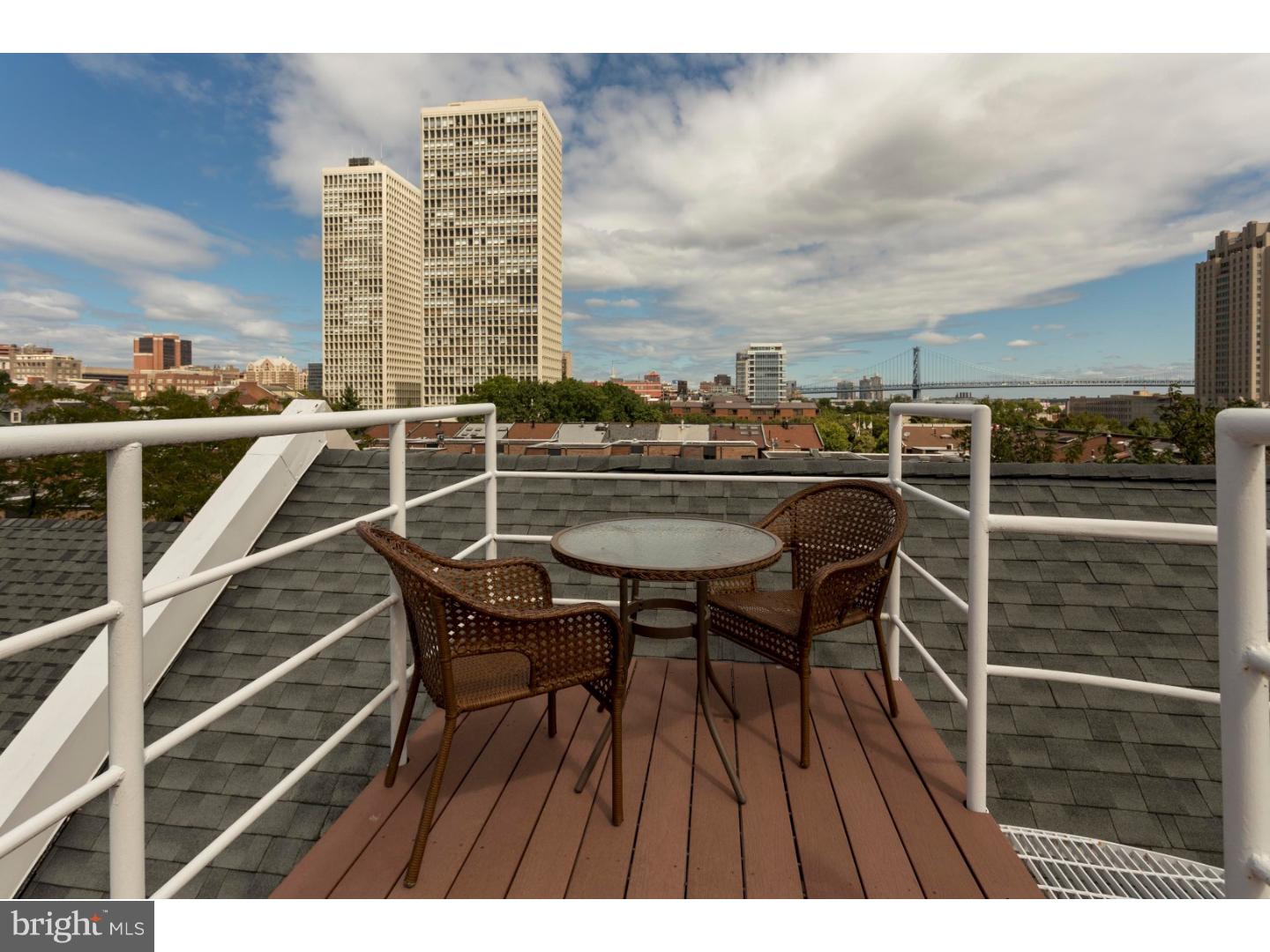 SOCIETY HILL - Residential