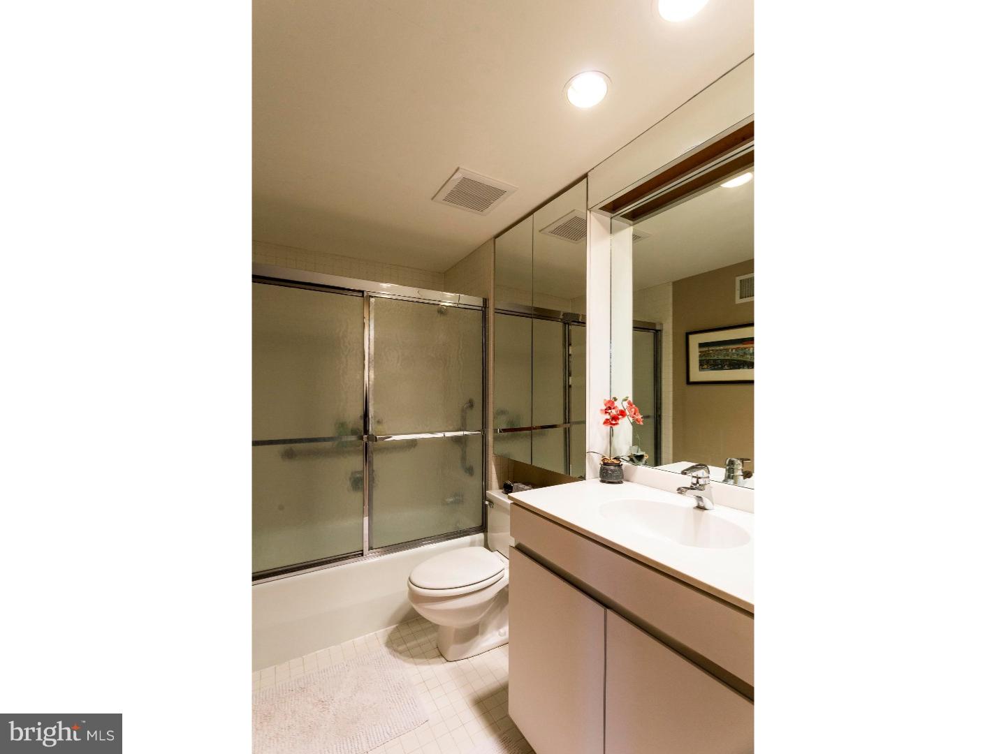 SOCIETY HILL - Residential