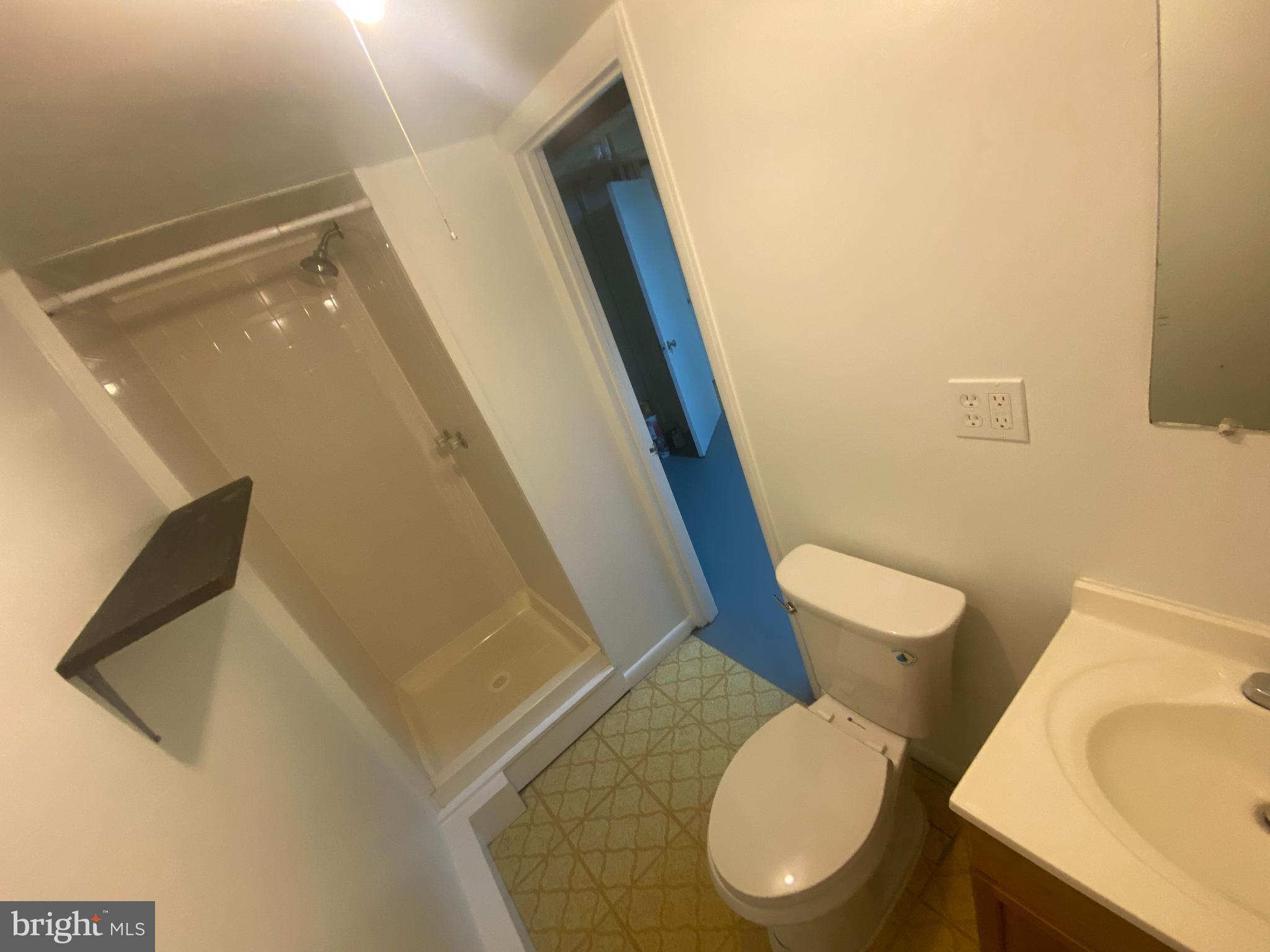 KEMP MILL ESTATES - Residential Lease