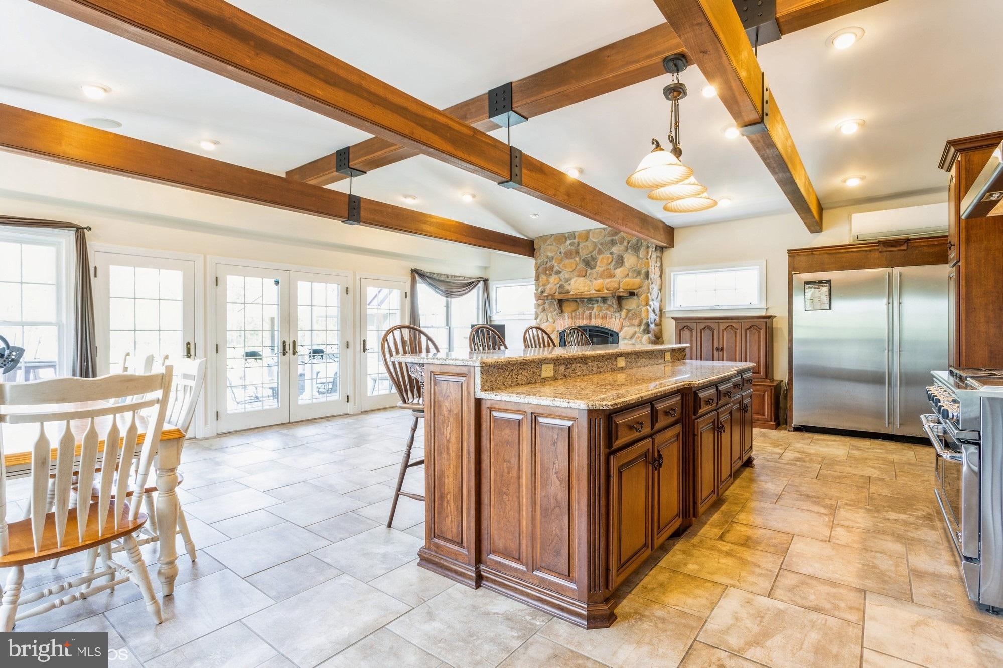 LINDEN MANOR - Residential