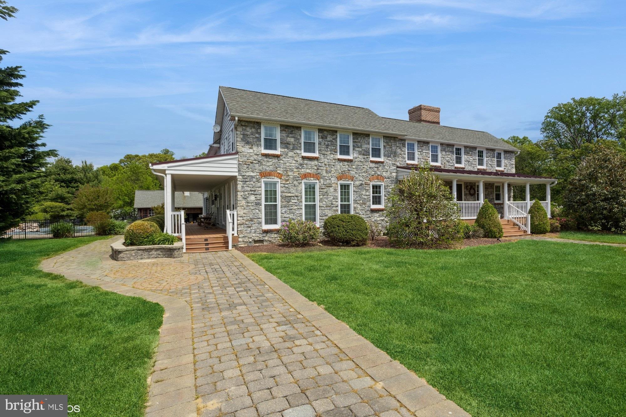 LINDEN MANOR - Residential