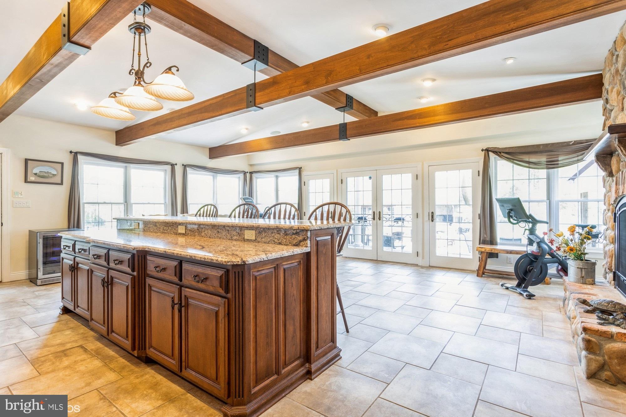 LINDEN MANOR - Residential